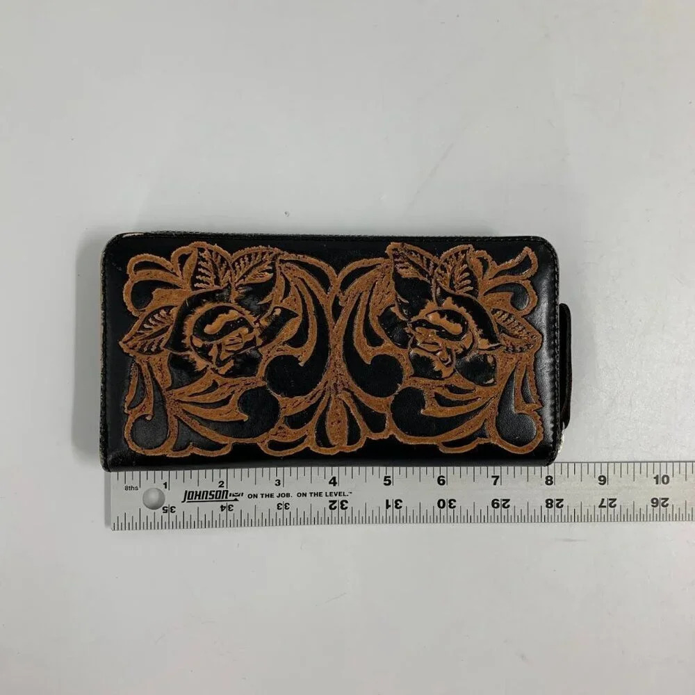 Alejandro Yeo Women's Hand-Tooled Leather‎ Zippered Clutch Wallet - Picture 10 of 12